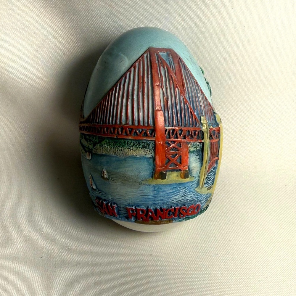 San Francisco Golden Gate Bridge 3D Relief Weighted Souvenir Egg